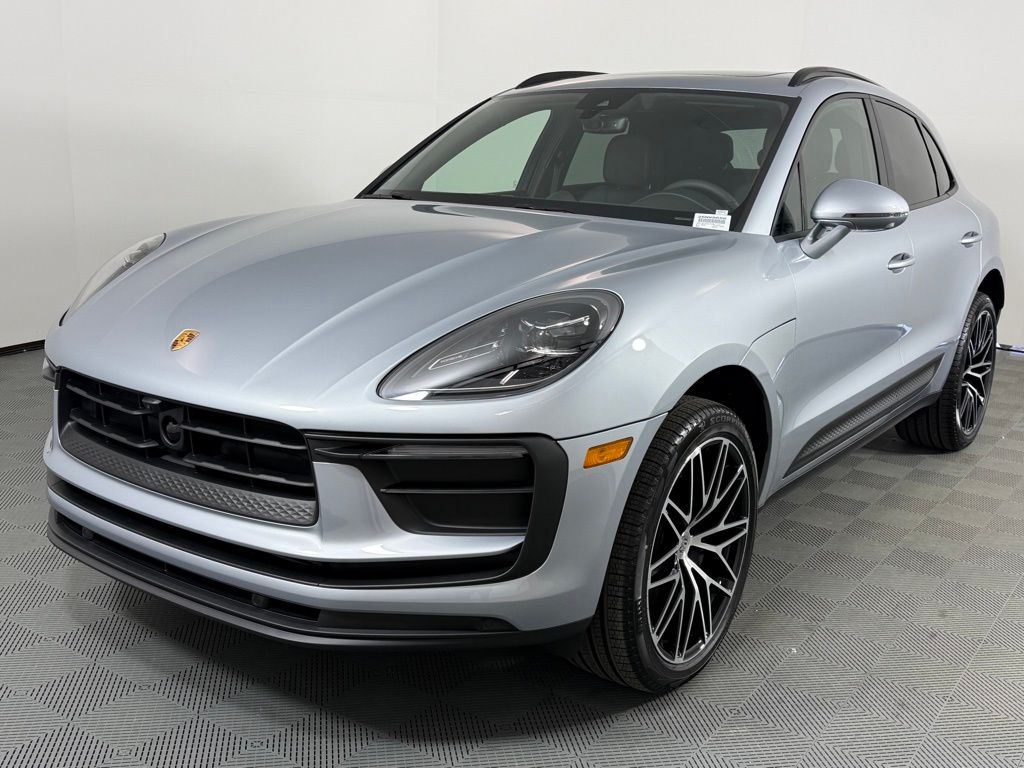 2026 Porsche Macan Base SUV image 1