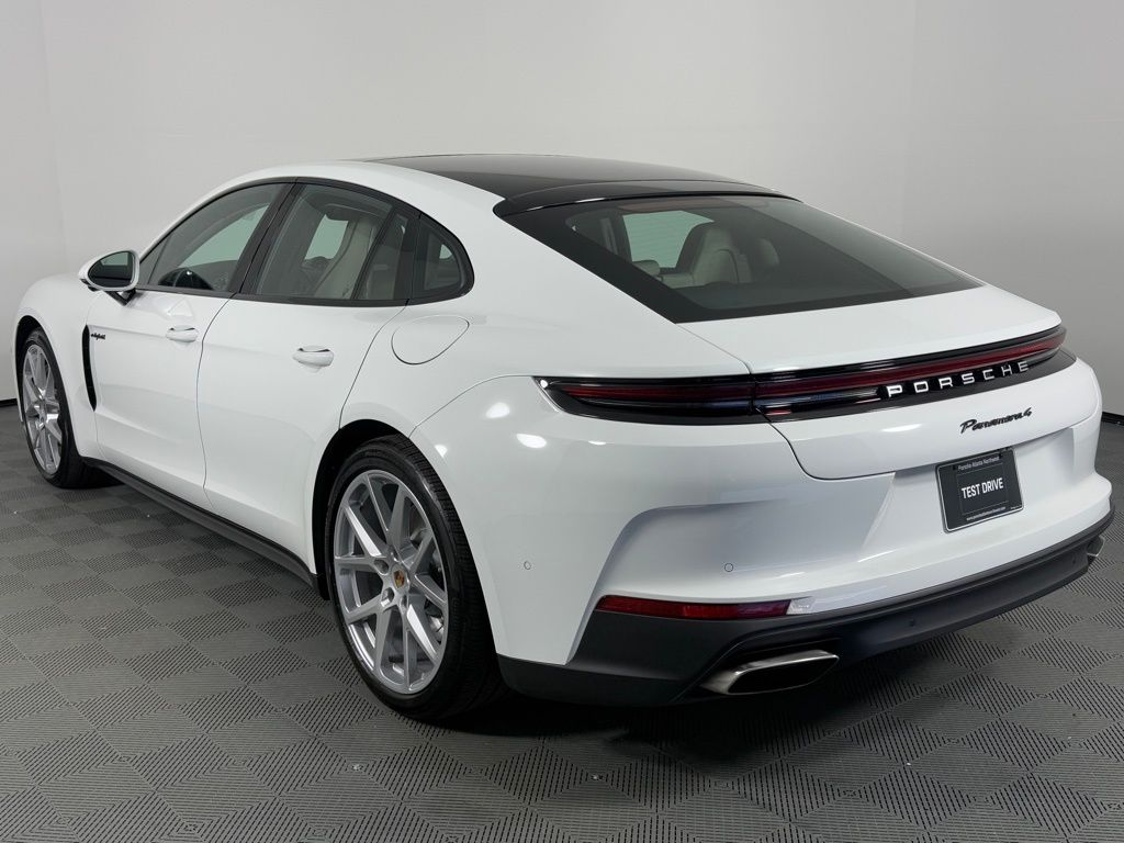2025 Porsche Panamera 4 E-Hybrid photo 3