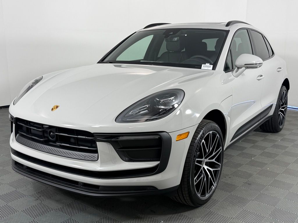 2026 Porsche Macan Base SUV image 1