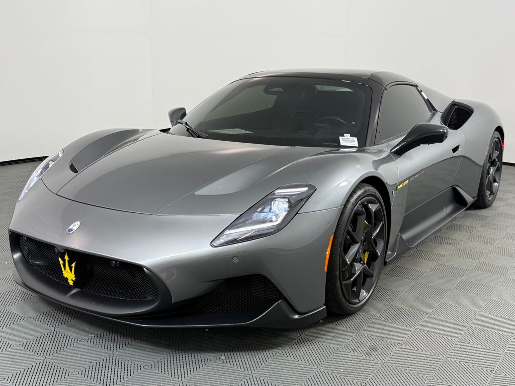 2023 Maserati MC20 Base's photo
