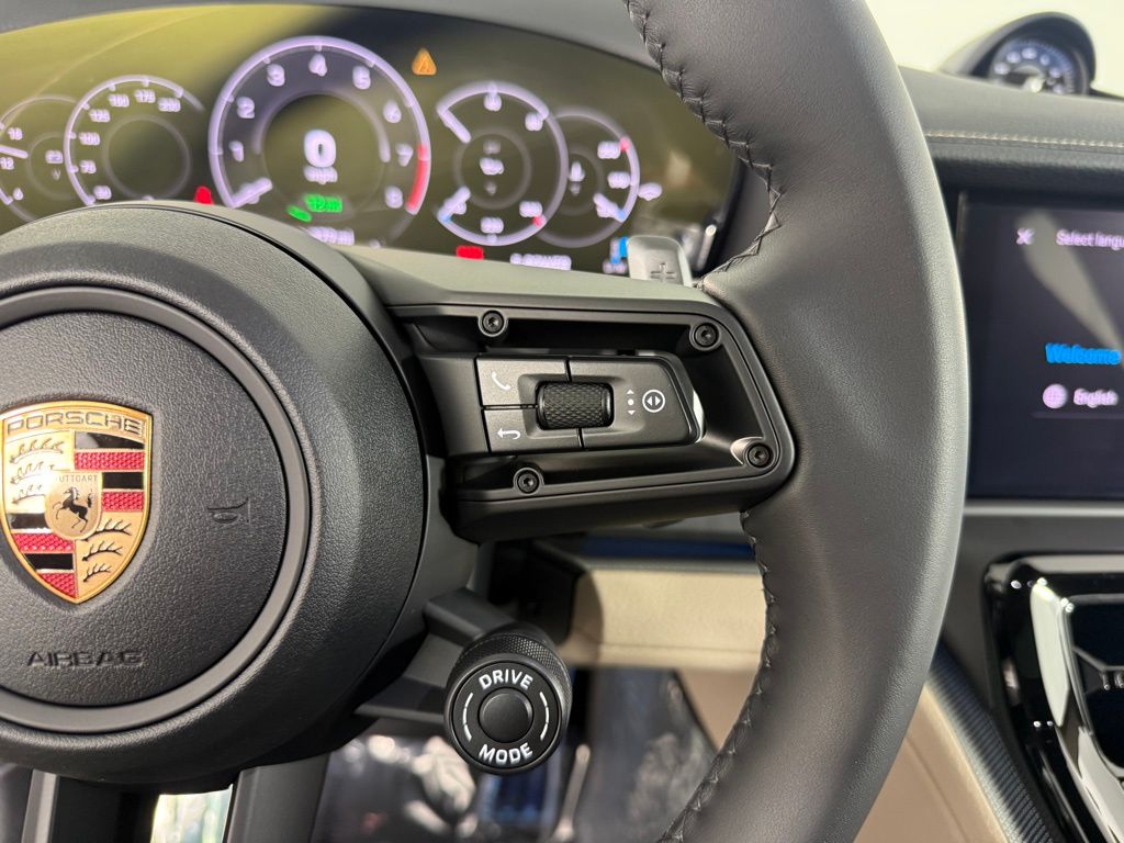 2026 Porsche Panamera 4 E-Hybrid - Photo 30