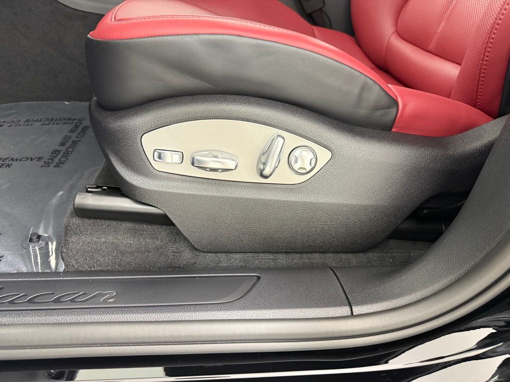 2026 Porsche Macan Base - Photo 26