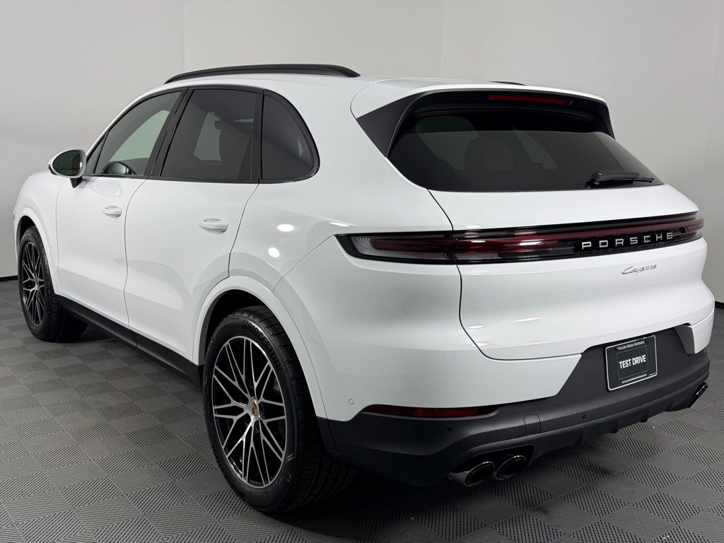 2026 Porsche Cayenne photo 3