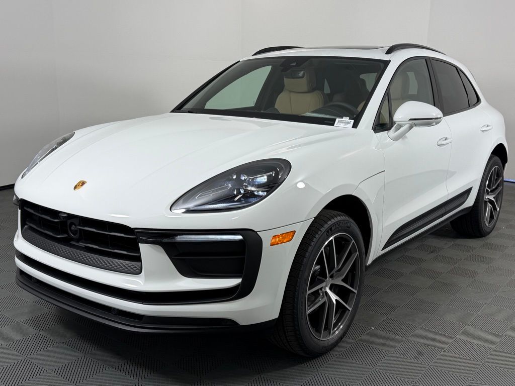 2026 Porsche Macan Base SUV image 1
