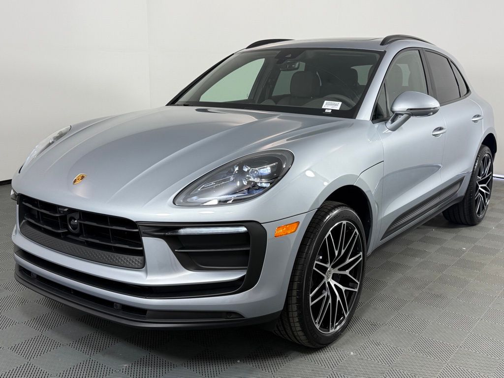 2026 Porsche Macan Base SUV image 1
