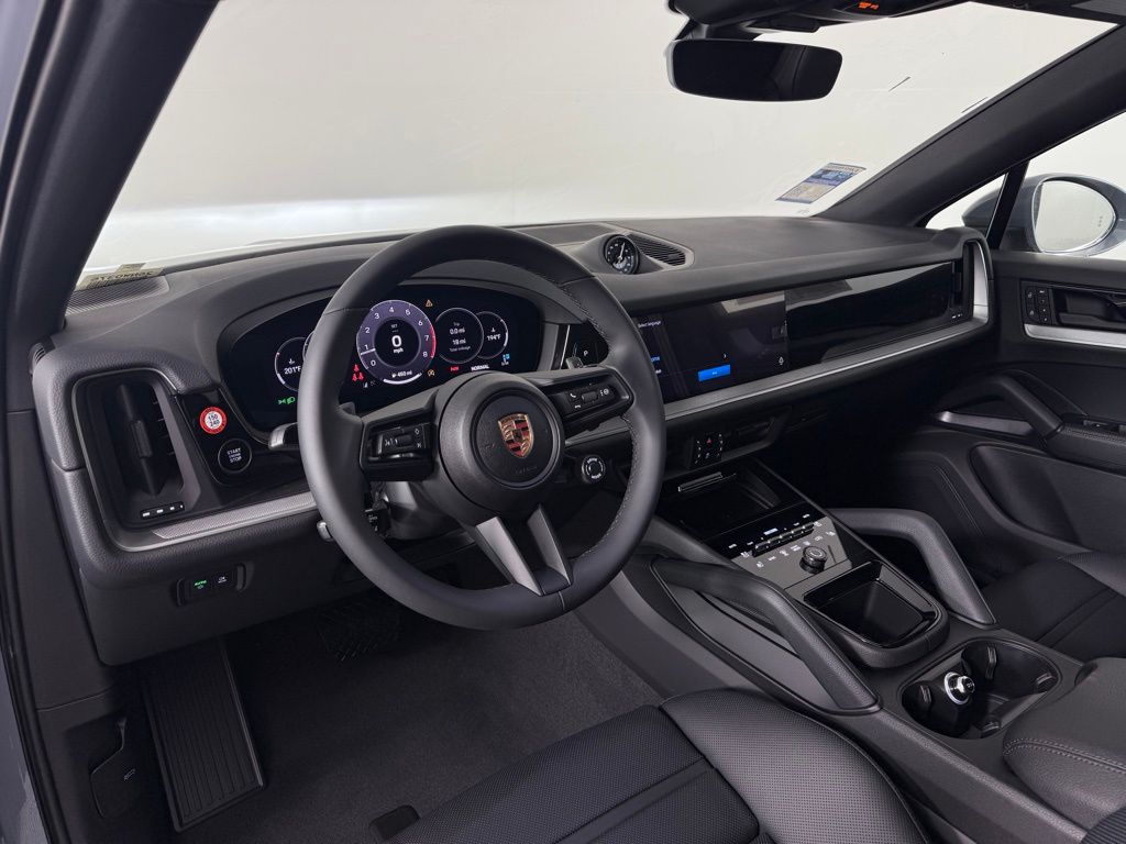 2025 Porsche Cayenne Coupe photo 3