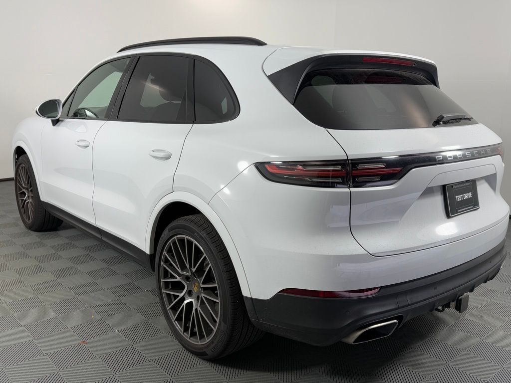 2020 Porsche Cayenne photo 3