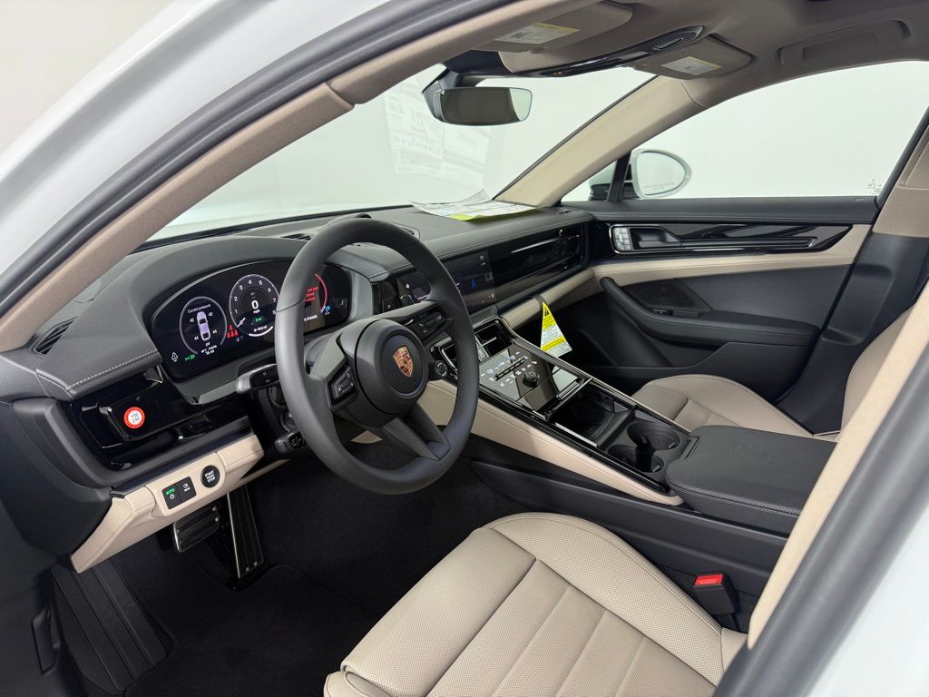 2026 Porsche Panamera E-Hybrid 4 photo 4