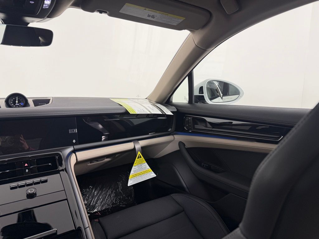 2026 Porsche Panamera 4 E-Hybrid - Photo 17
