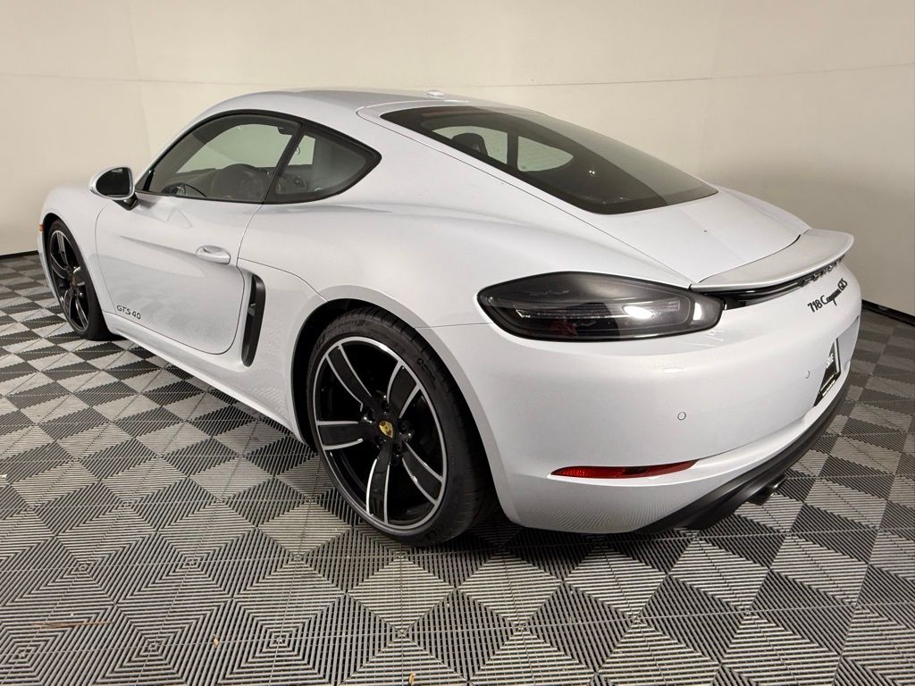 2025 Porsche Cayman GTS 4.0 photo 3