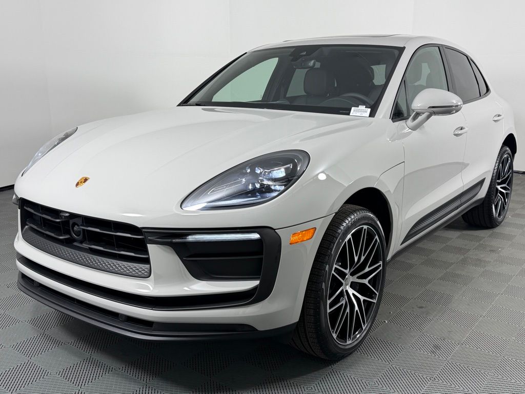 2026 Porsche Macan Base SUV image 1
