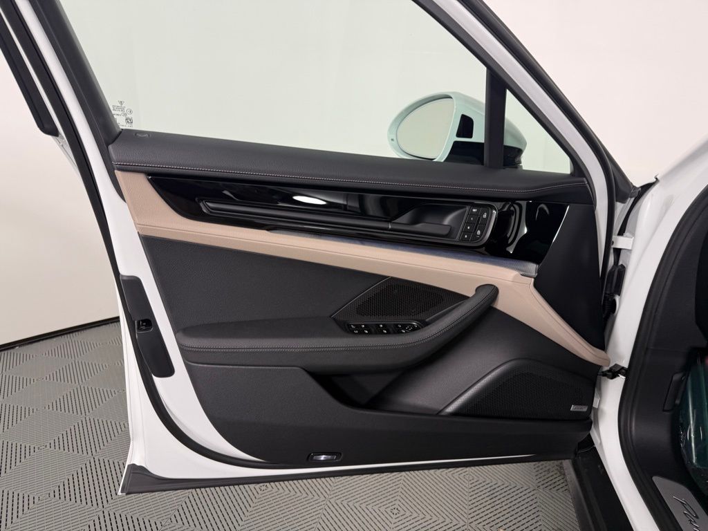 2026 Porsche Panamera 4 E-Hybrid - Photo 19