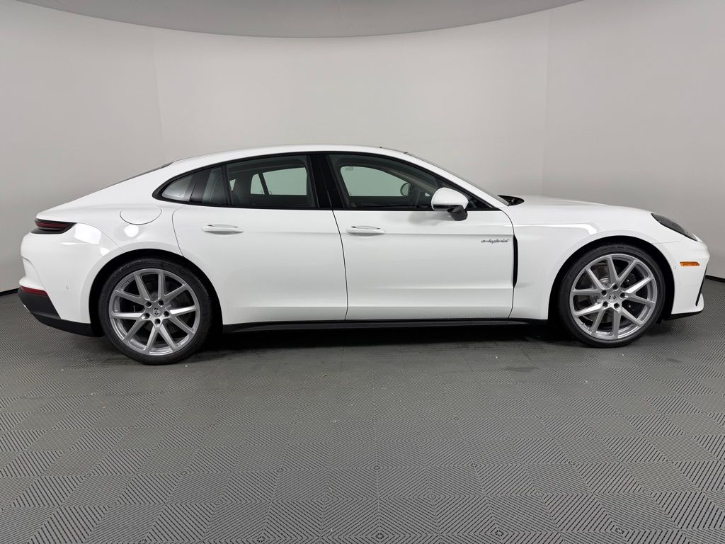 2026 Porsche Panamera 4 E-Hybrid - Photo 8
