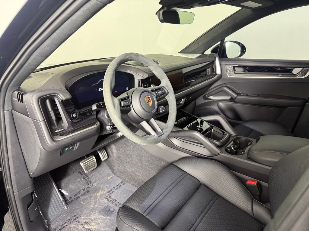 2024 Porsche Cayenne E-Hybrid Coupe Turbo photo 4