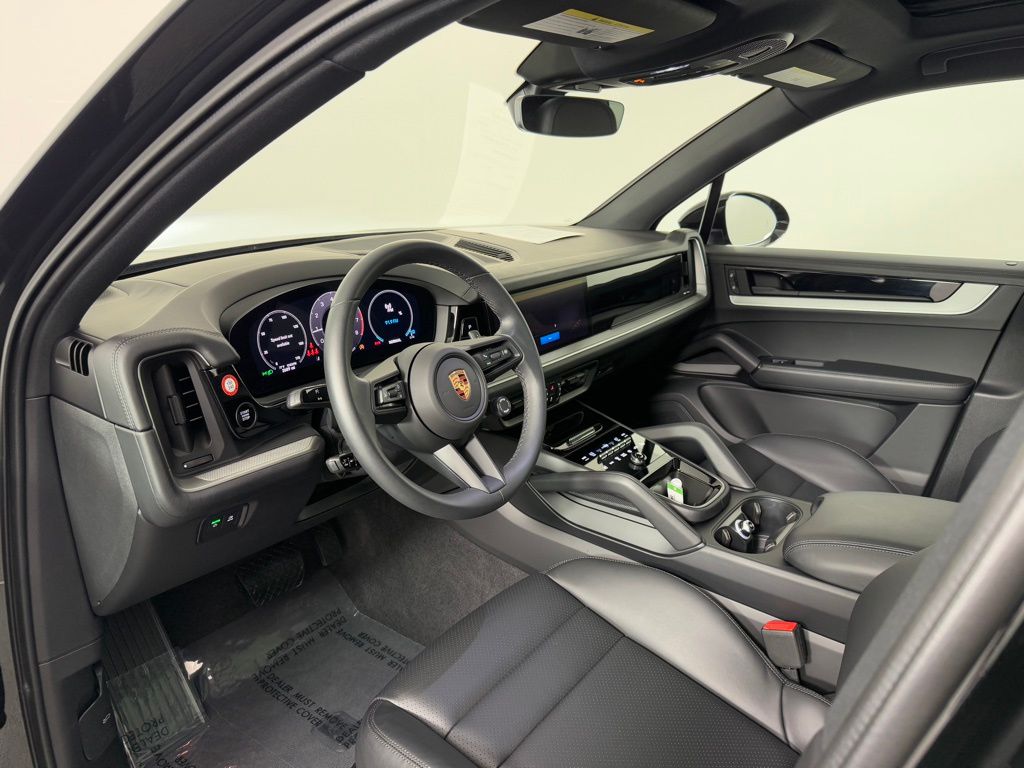2025 Porsche Cayenne photo 4