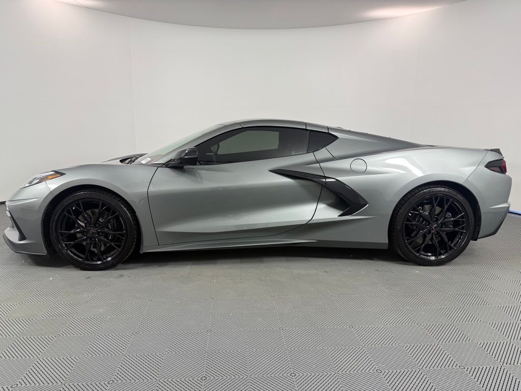 2024 Chevrolet Corvette Stingray Coupe photo 2