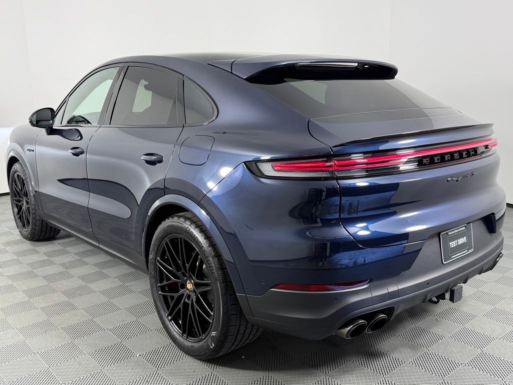 2025 Porsche Cayenne S E-Hybrid Coupe photo 3