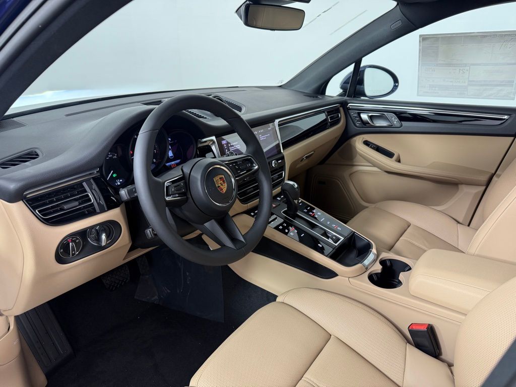 2026 Porsche Macan S photo 4