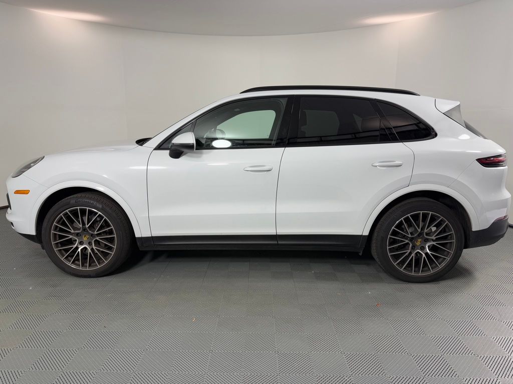2020 Porsche Cayenne photo 2