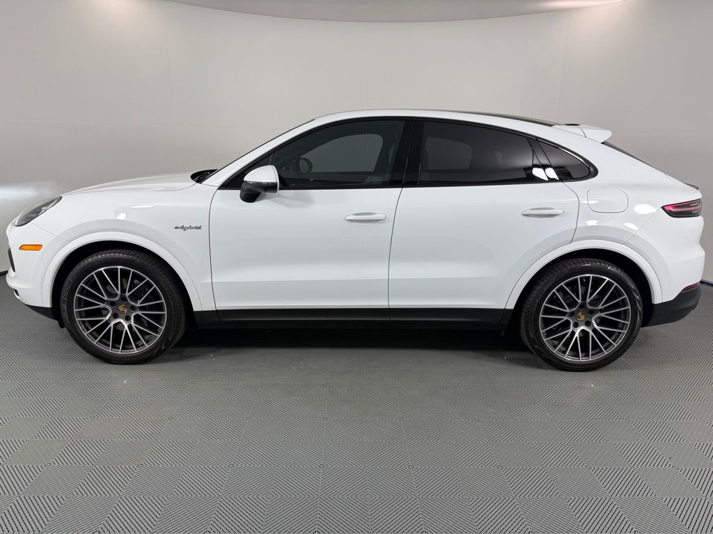 2023 Porsche Cayenne E-Hybrid Coupe photo 2