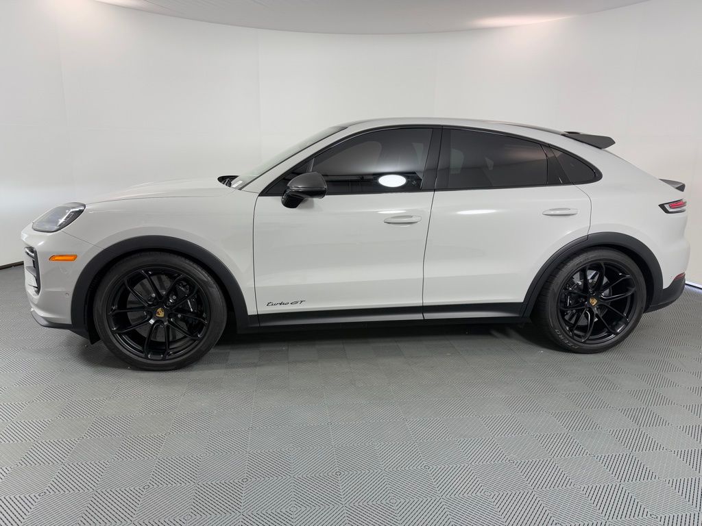 2024 Porsche Cayenne Coupe Turbo GT photo 2