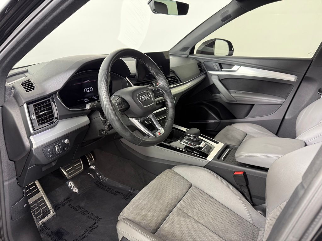 2021 Audi SQ5 Prestige photo 3
