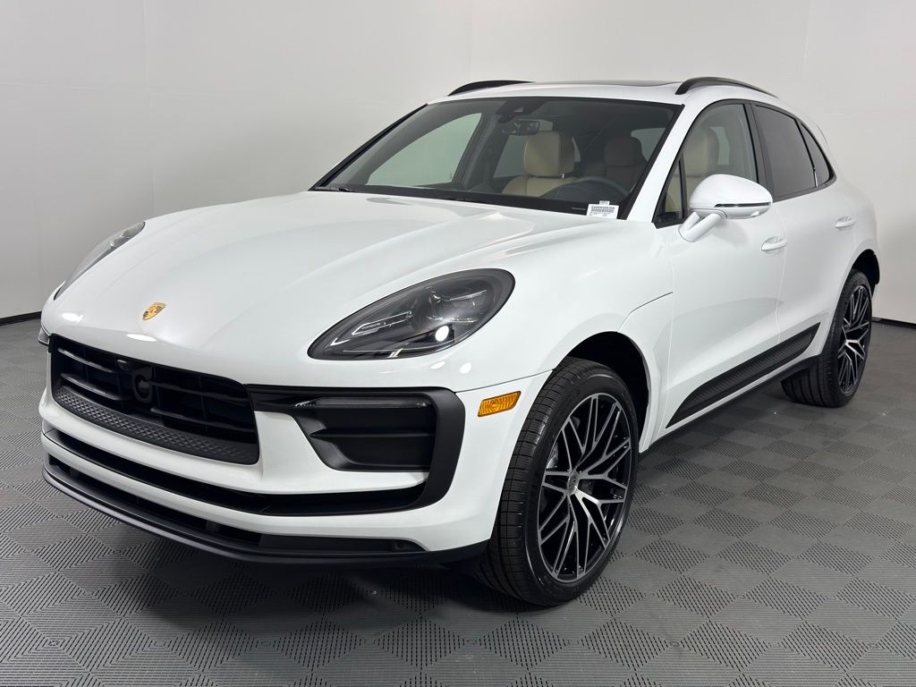 2026 Porsche Macan Base SUV image 1