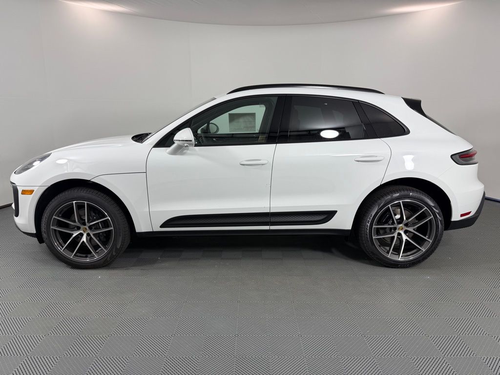 2026 Porsche Macan S photo 2