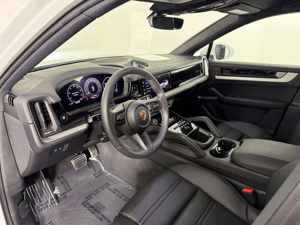 2025 Porsche Cayenne Coupe S photo 3