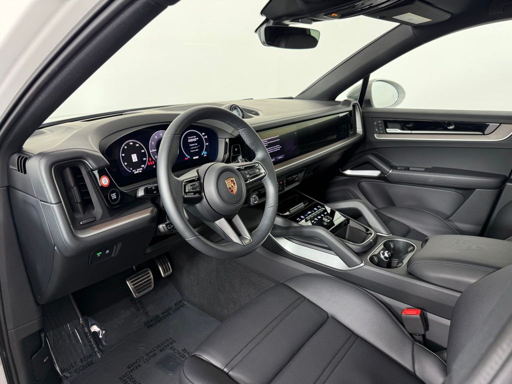 2025 Porsche Cayenne S E-Hybrid Coupe photo 3