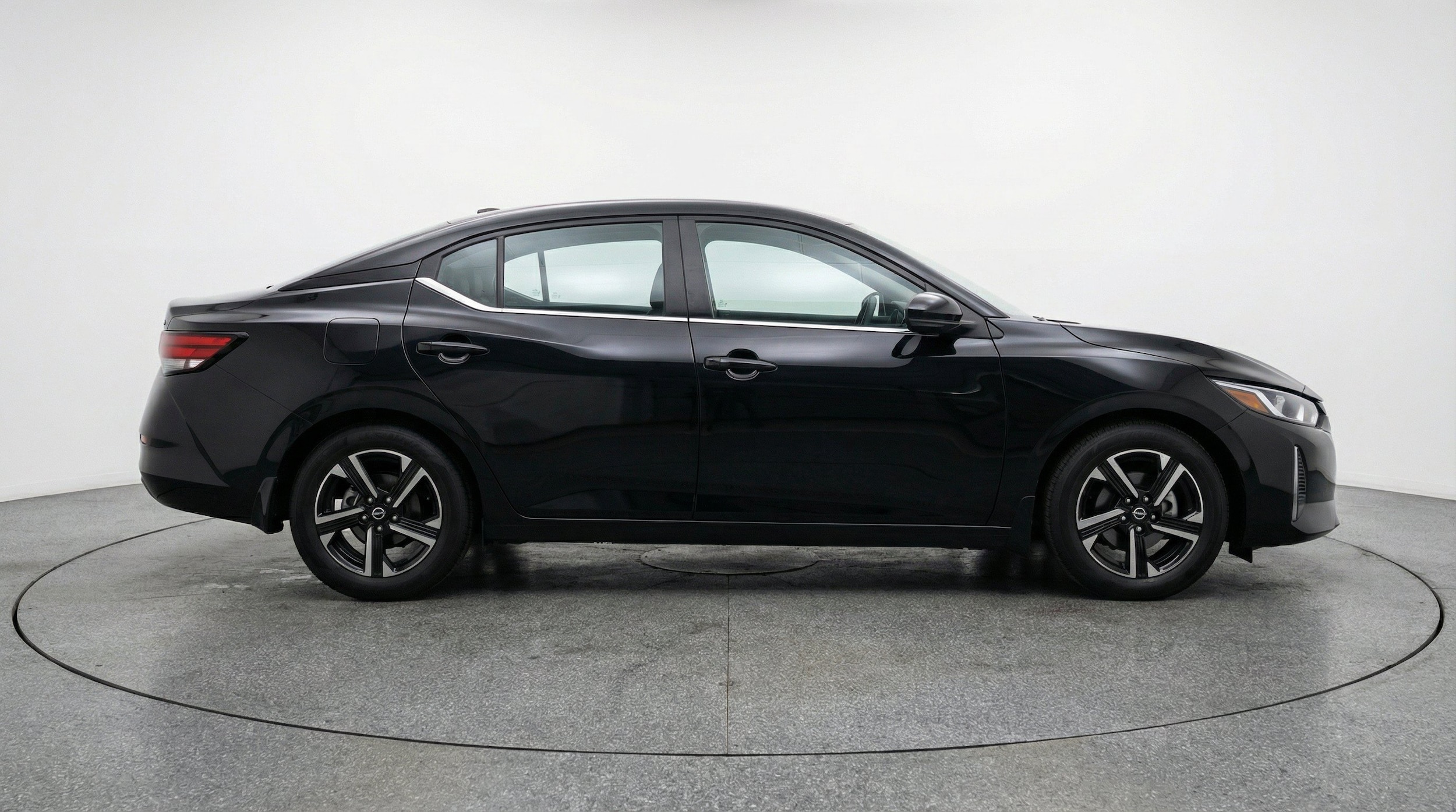 Thumbnail: 2025 Nissan Sentra - 10