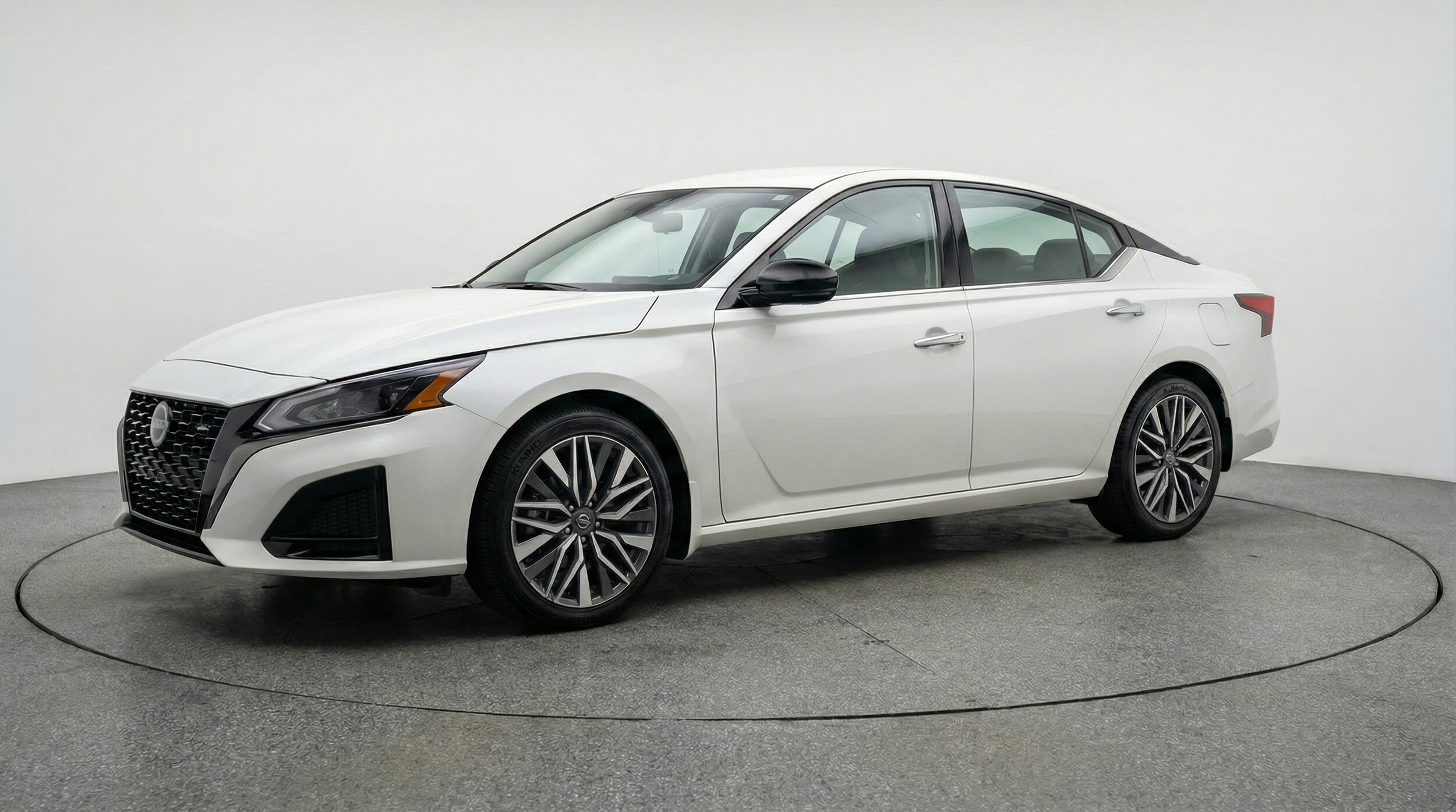 Thumbnail: 2025 Nissan Altima - 3