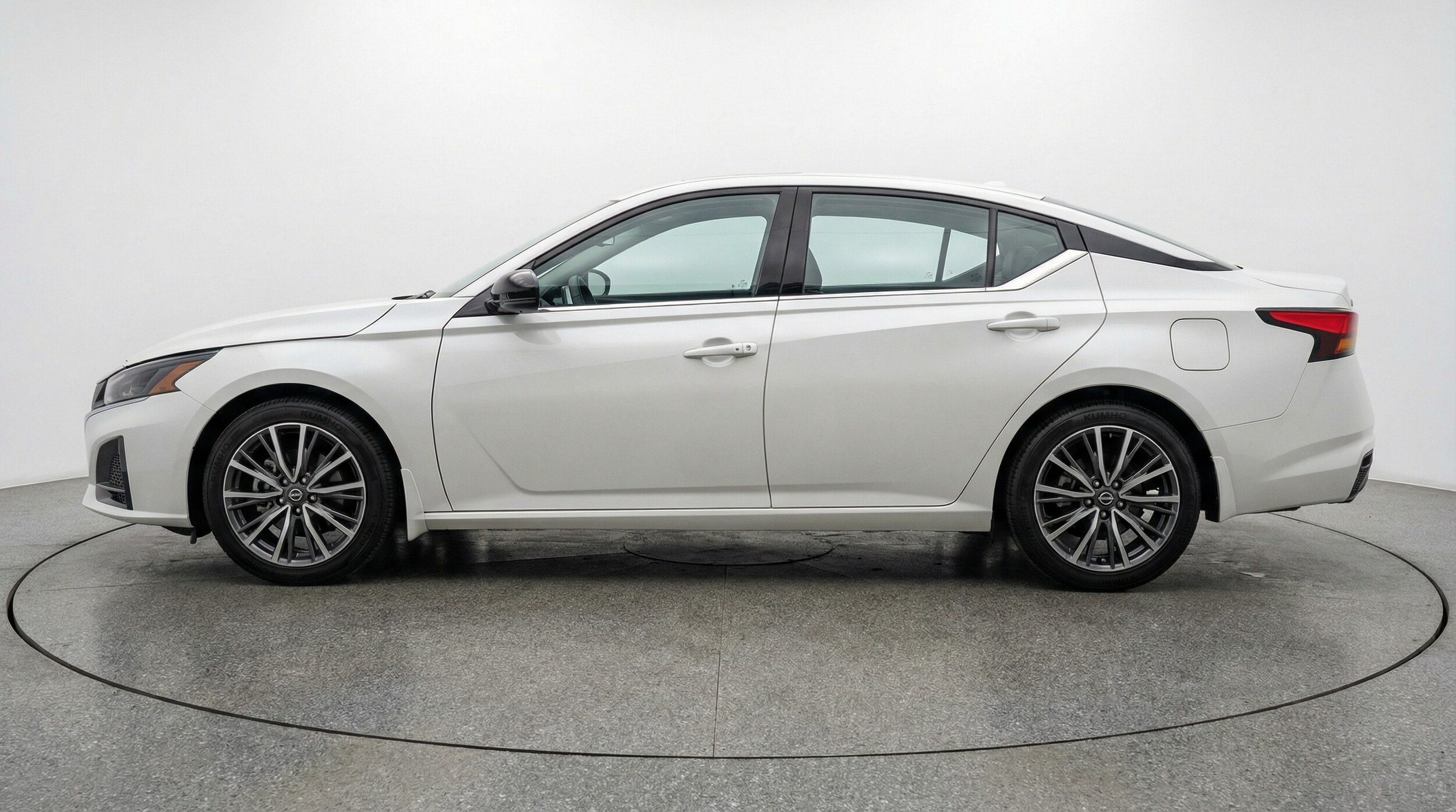 Thumbnail: 2025 Nissan Altima - 4