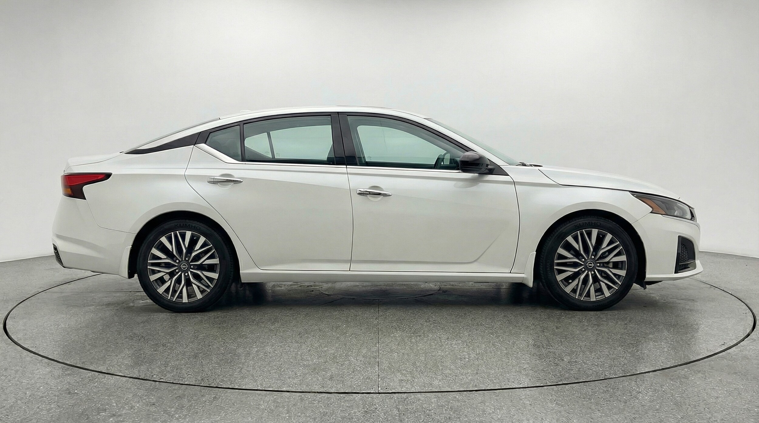 Thumbnail: 2025 Nissan Altima - 8