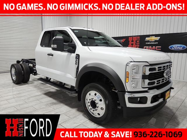 2025 Ford F-450 Super Duty Chassis Cab XLT's photo