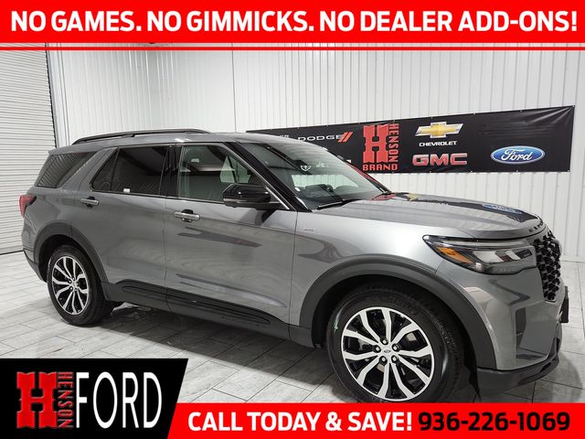 2025 Ford Explorer ST-LINE's photo