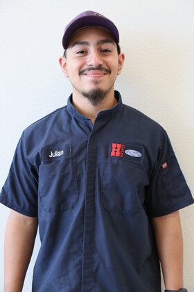 Staff member Julian Torres from ID_ade261