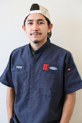 Staff member Victor Robles from ID_ade261