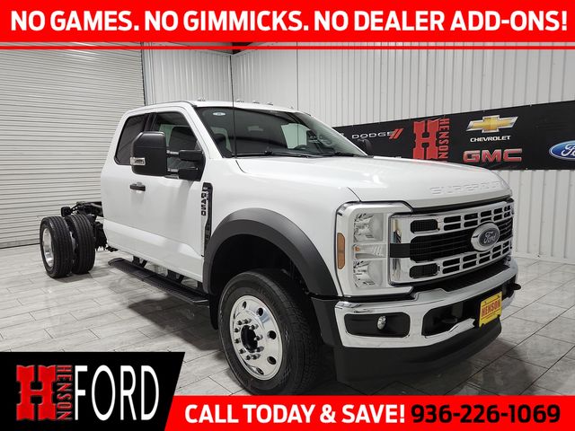 2025 Ford F-450 Super Duty Chassis Cab XLT's photo