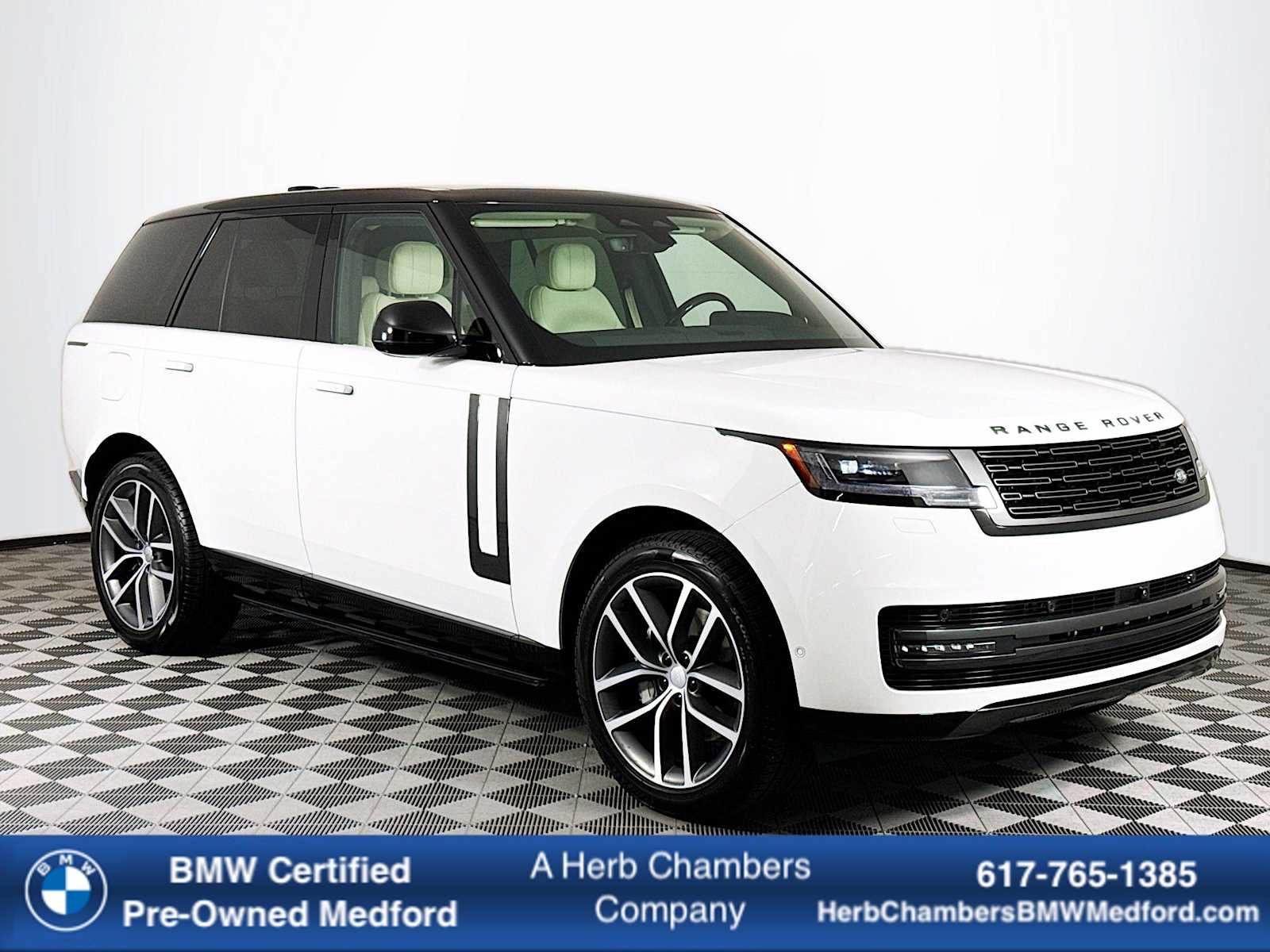 2024 Land Rover Range Rover SE's photo