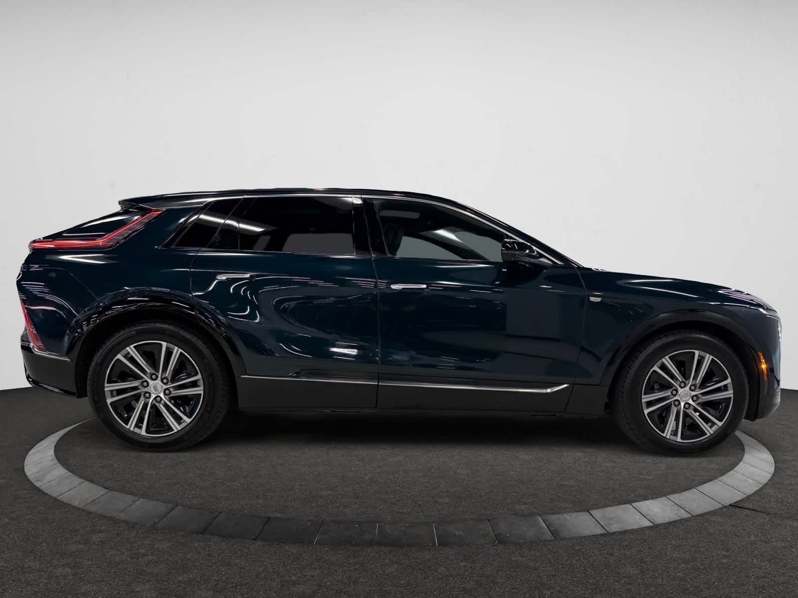 Used 2024 Cadillac LYRIQ Luxury 3 with VIN 1GYKPSRL8RZ116840 for sale in Danvers, MA
