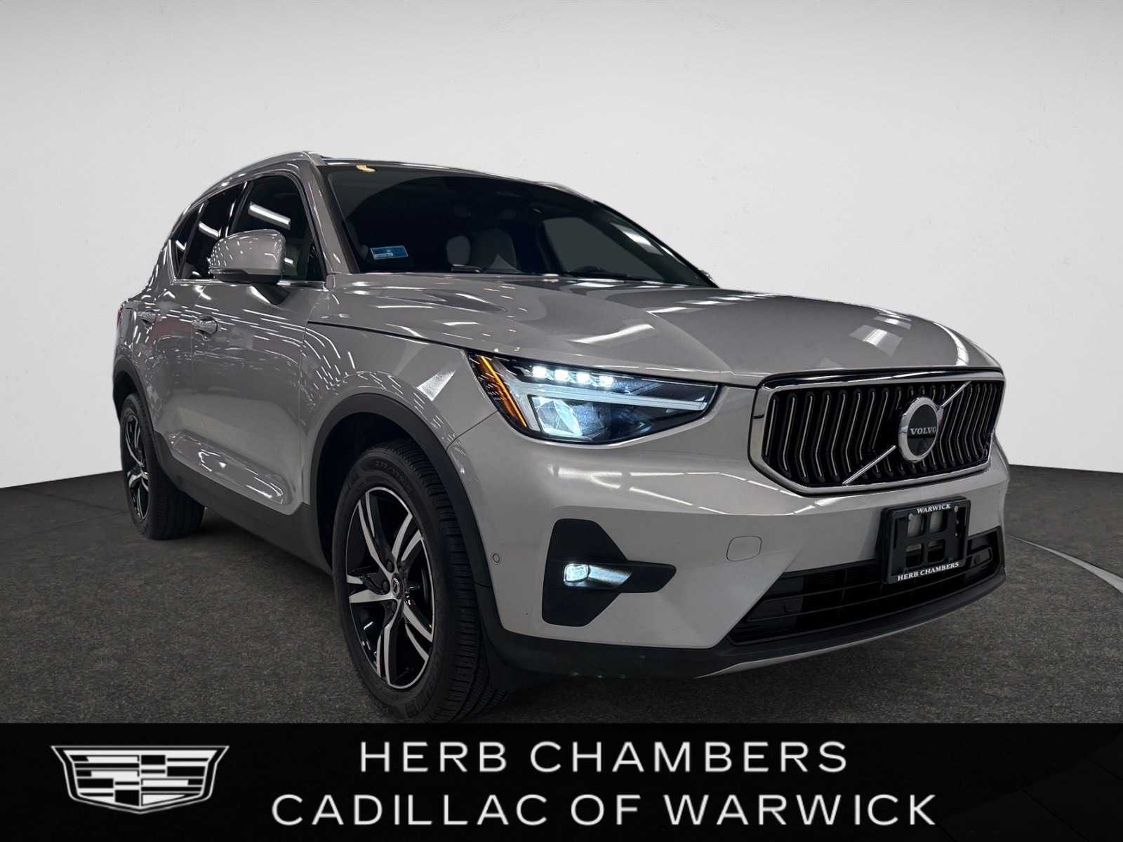 2023 Volvo XC40 Plus