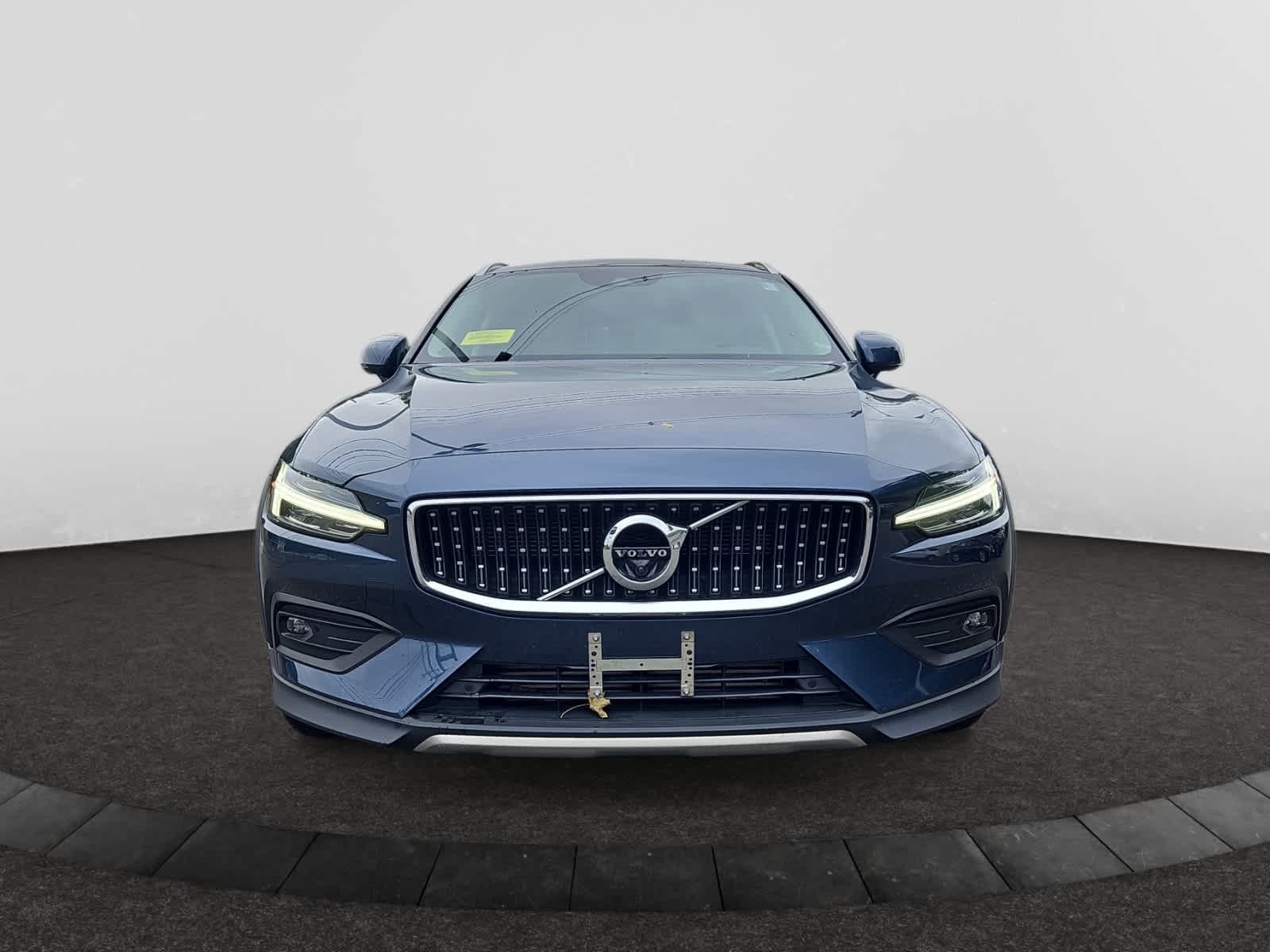 Used 2020 Volvo V60 Cross Country Base with VIN YV4102WK1L1039085 for sale in Lynnfield, MA