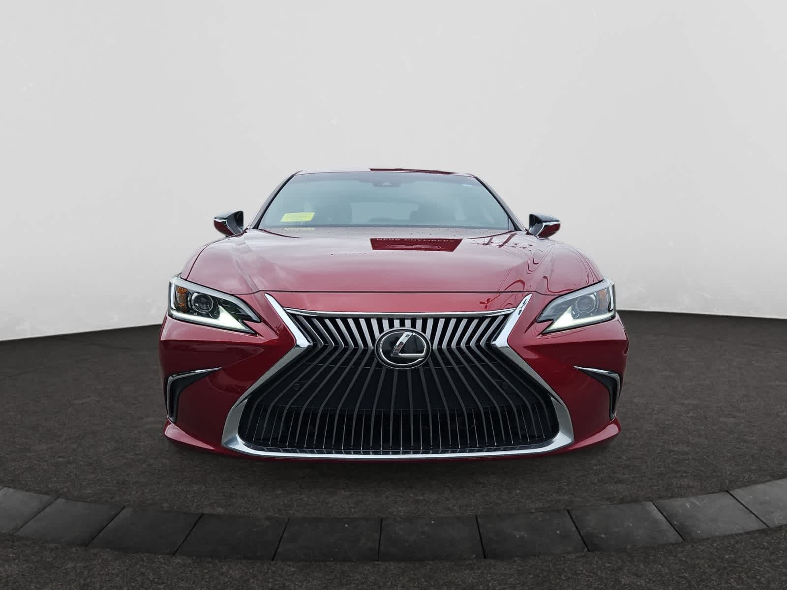 Used 2020 Lexus ES 350 Luxury with VIN 58AEZ1B18LU070841 for sale in Lynnfield, MA