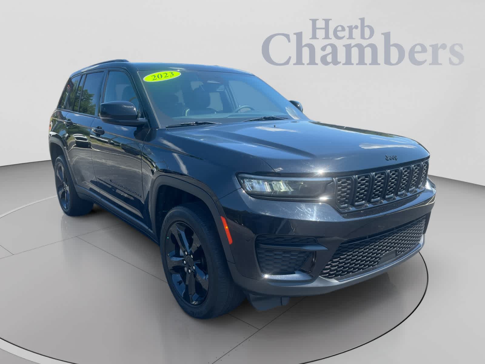 Diamond Black Crystal Pearlcoat 2023 Jeep Grand Cherokee SUV / Crossover Four-Wheel Drive Automatic