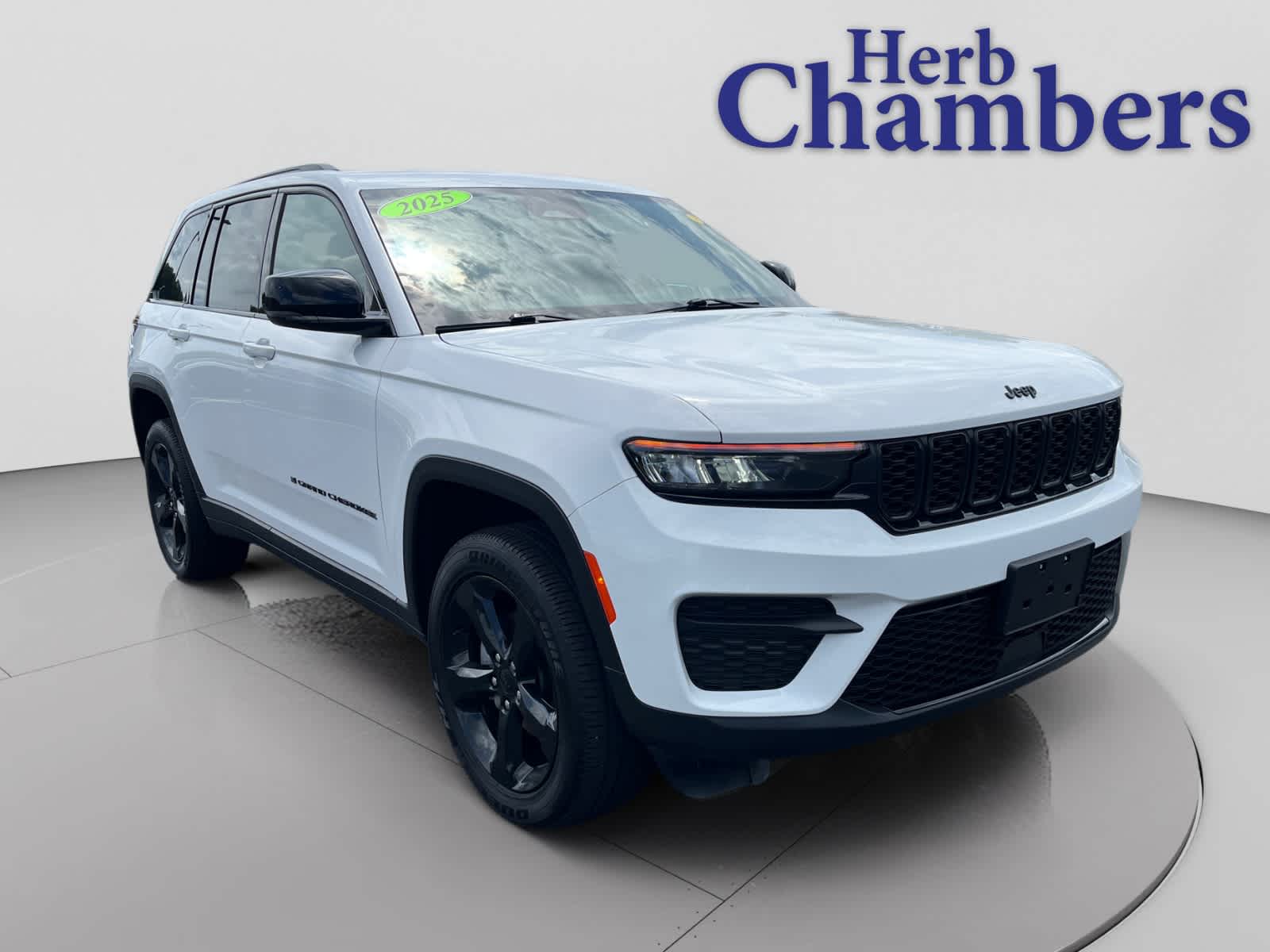 Bright White Clearcoat 2025 Jeep Grand Cherokee SUV / Crossover Four-Wheel Drive Automatic