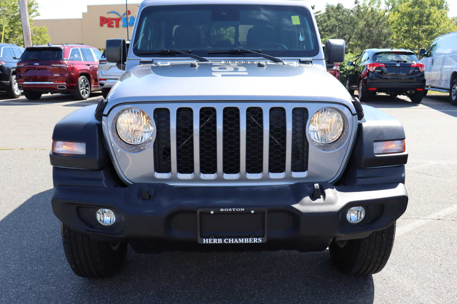 Used 2020 Jeep Gladiator Sport S with VIN 1C6HJTAG5LL132520 for sale in Danvers, MA