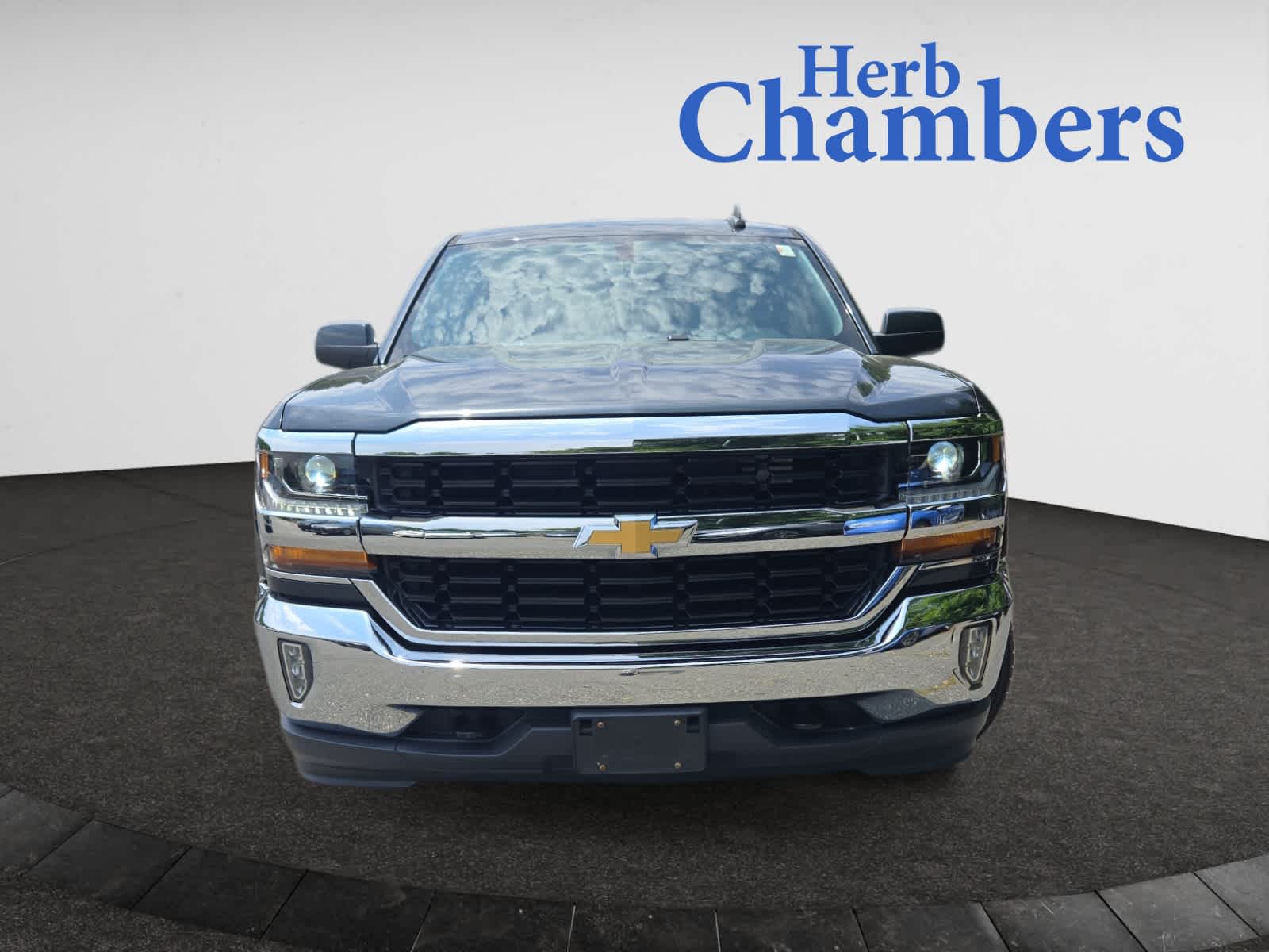 Used 2018 Chevrolet Silverado 1500 LT with VIN 3GCUKREC0JG336960 for sale in Danvers, MA
