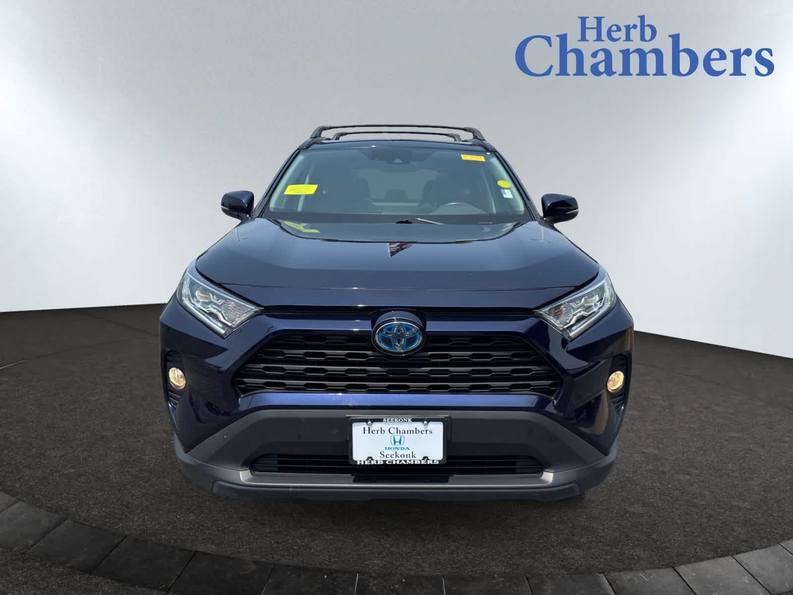 Used 2019 Toyota RAV4 XLE with VIN 2T3RWRFV2KW019550 for sale in Seekonk, MA