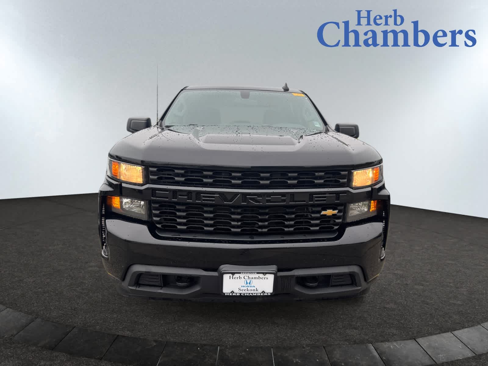 Used 2019 Chevrolet Silverado 1500 Custom with VIN 3GCPYBEH4KG185606 for sale in Seekonk, MA
